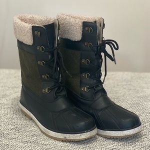 Quilted winter duck boots